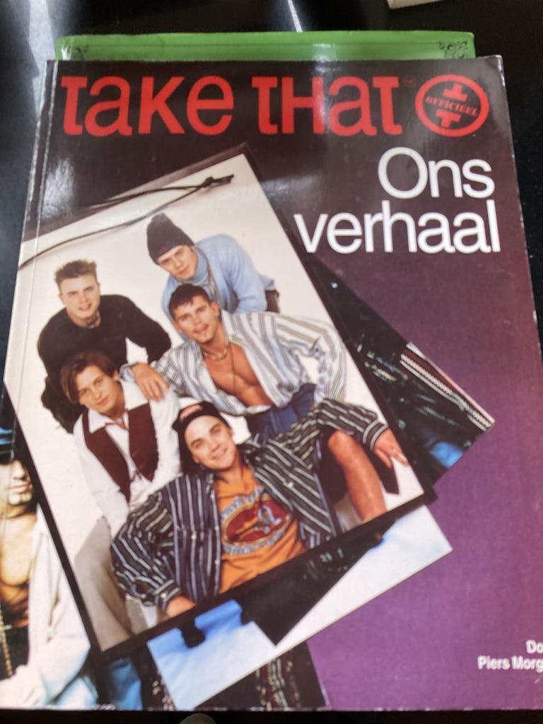 Take that  ons verhaal, Verzamelen, Muziek, Artiesten en Beroemdheden, Ophalen of Verzenden, Zo goed als nieuw, Boek, Tijdschrift of Artikel