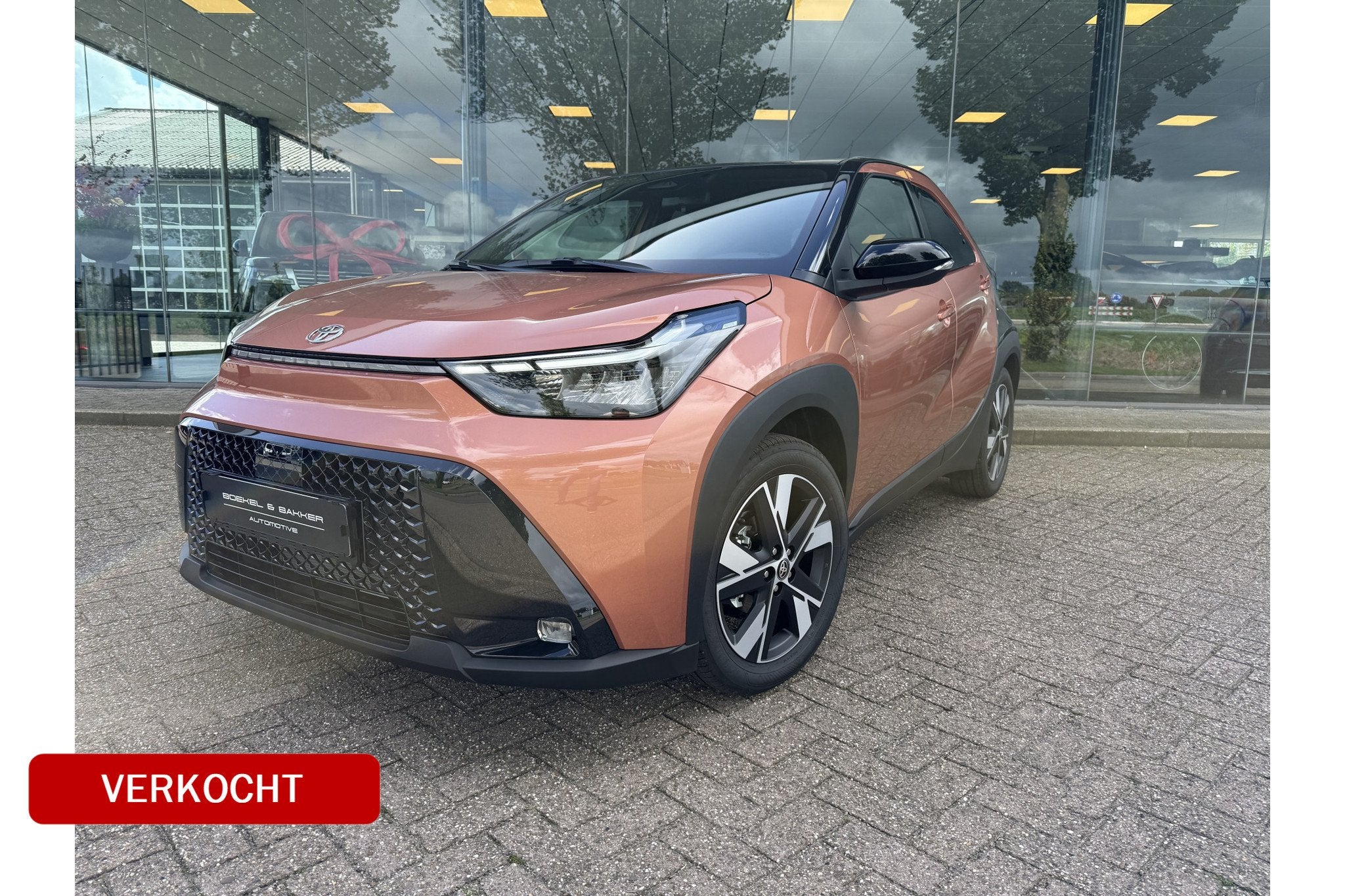 Toyota Aygo X Hybrid 115 pulse Automaat * Stoelverwarming *, Stof, Gebruikt, Zwart, 4 stoelen