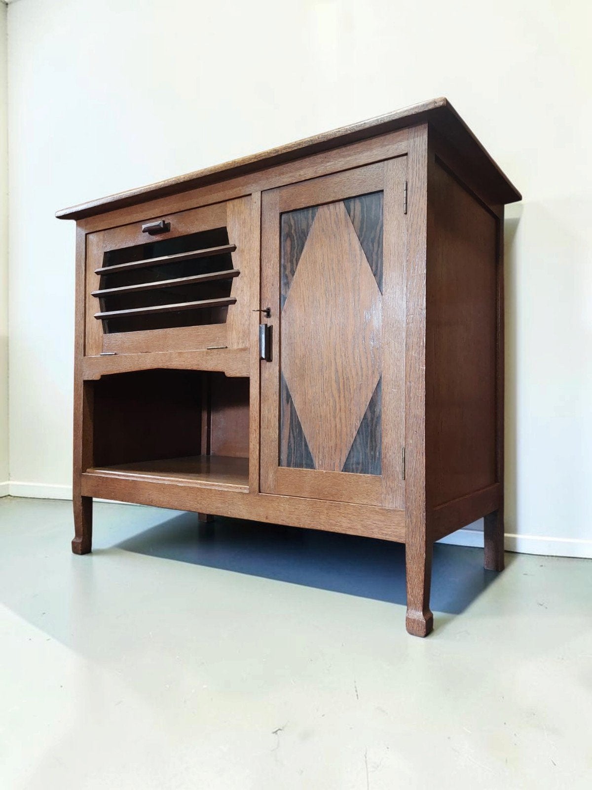 Amsterdamse School dressoir / kastje – Art Deco jaren ’30, Antiek en Kunst, Antiek | Meubels | Kasten, Ophalen