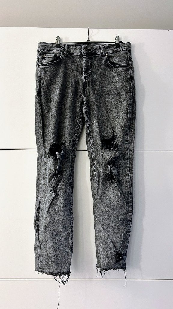 MS Mode grijze jeansbroek met scheuren, Ophalen of Verzenden, Zo goed als nieuw, MS Mode, W33 - W36 (confectie 42/44)