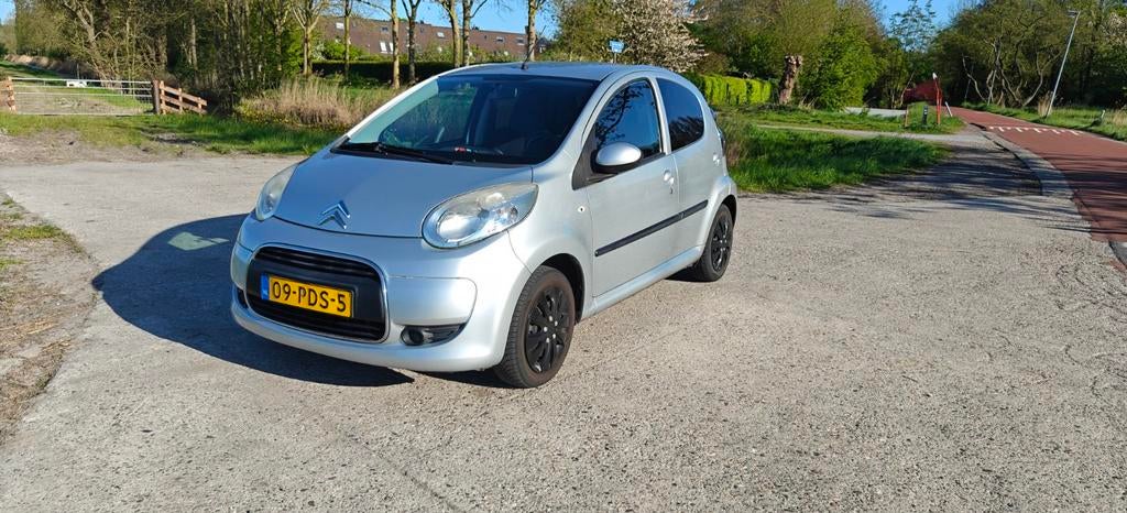 Citroën C1 1.0i 68PK 5D 2010 Grijs, Auto's, Voorwielaandrijving, Zwart, 4 stoelen, 68 pk