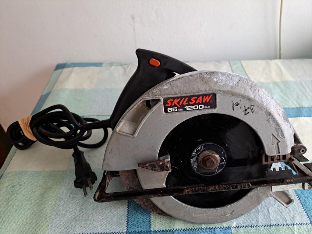 Skilsaw zaagmachine 1200 W, Ophalen of Verzenden, Zo goed als nieuw, Afkortzaag, 30 tot 70 mm