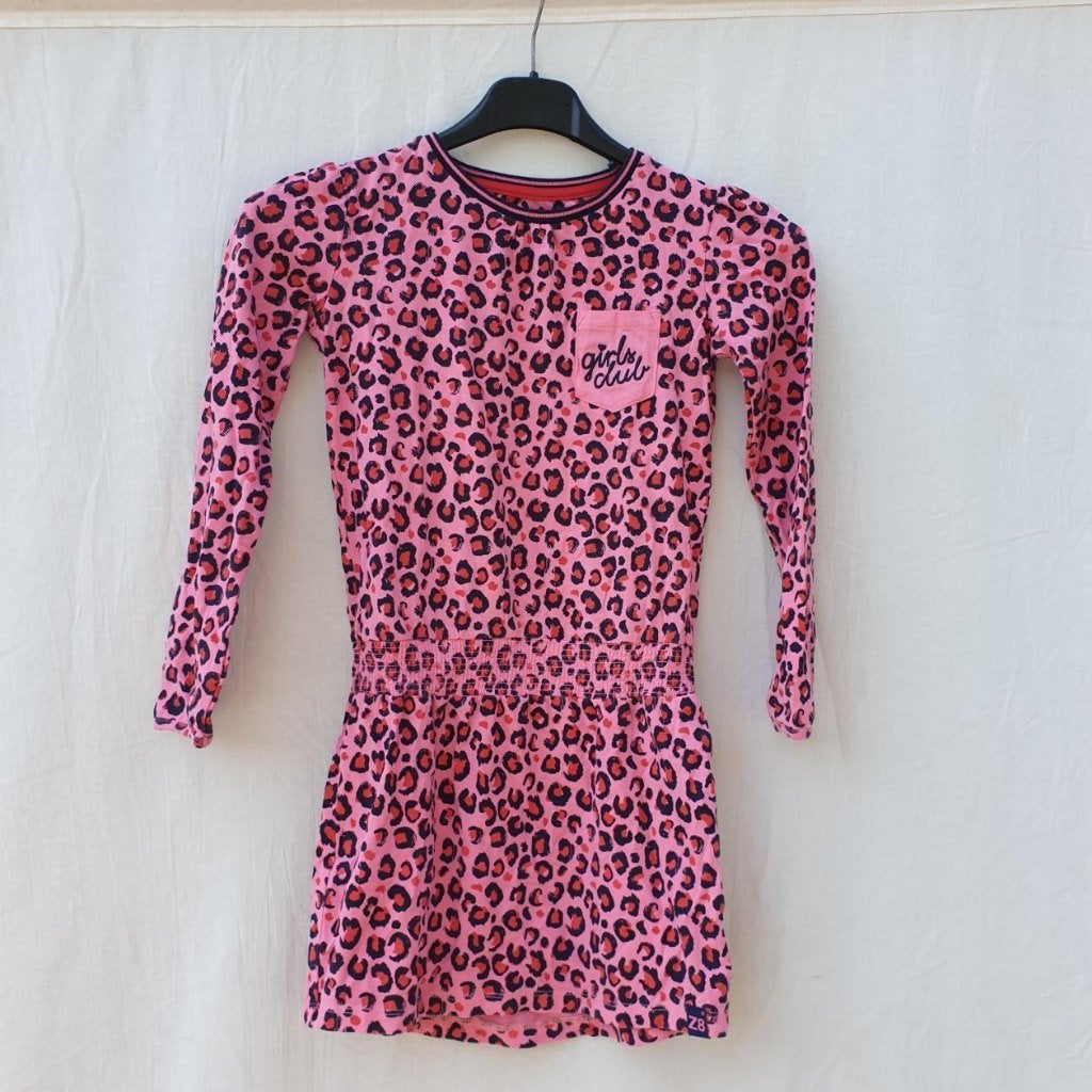 Stoere roze jurk, luipaardprint. Mt 128/134. Merk LOVE z8, Meisje, ., Ophalen of Verzenden, Zo goed als nieuw