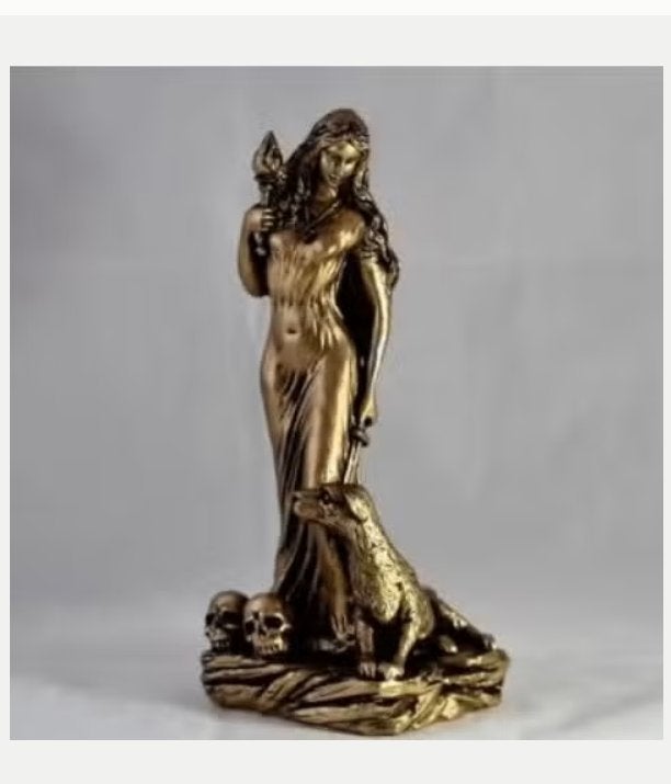 Prachtig beeldje heks godin bronskleurig (20cm)