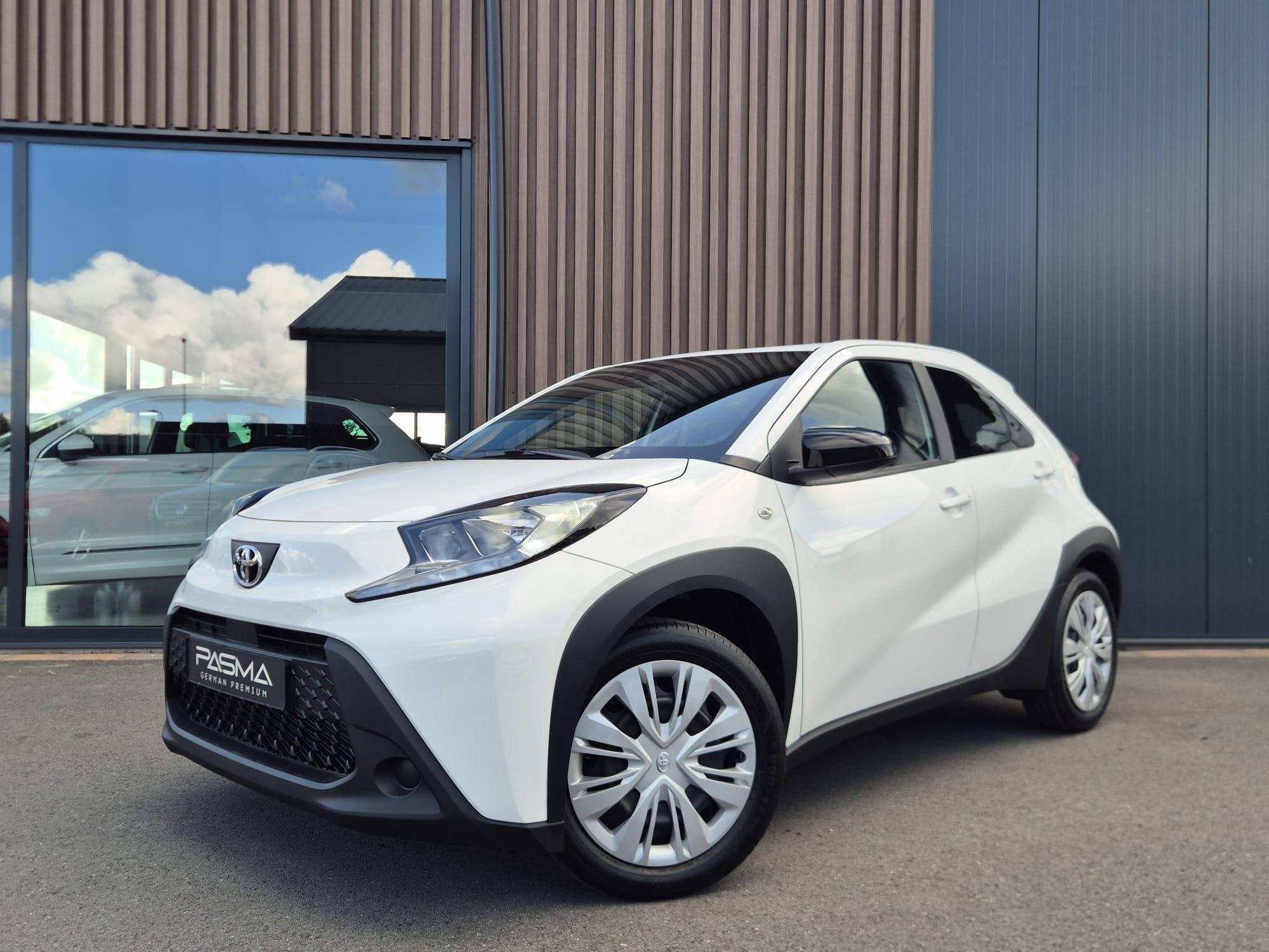 Toyota Aygo X 1.0-l-VVT-i Play | NIEUW 6km | BTW | Carplay |, Dealer onderhouden, Stof, Gebruikt, Euro 6