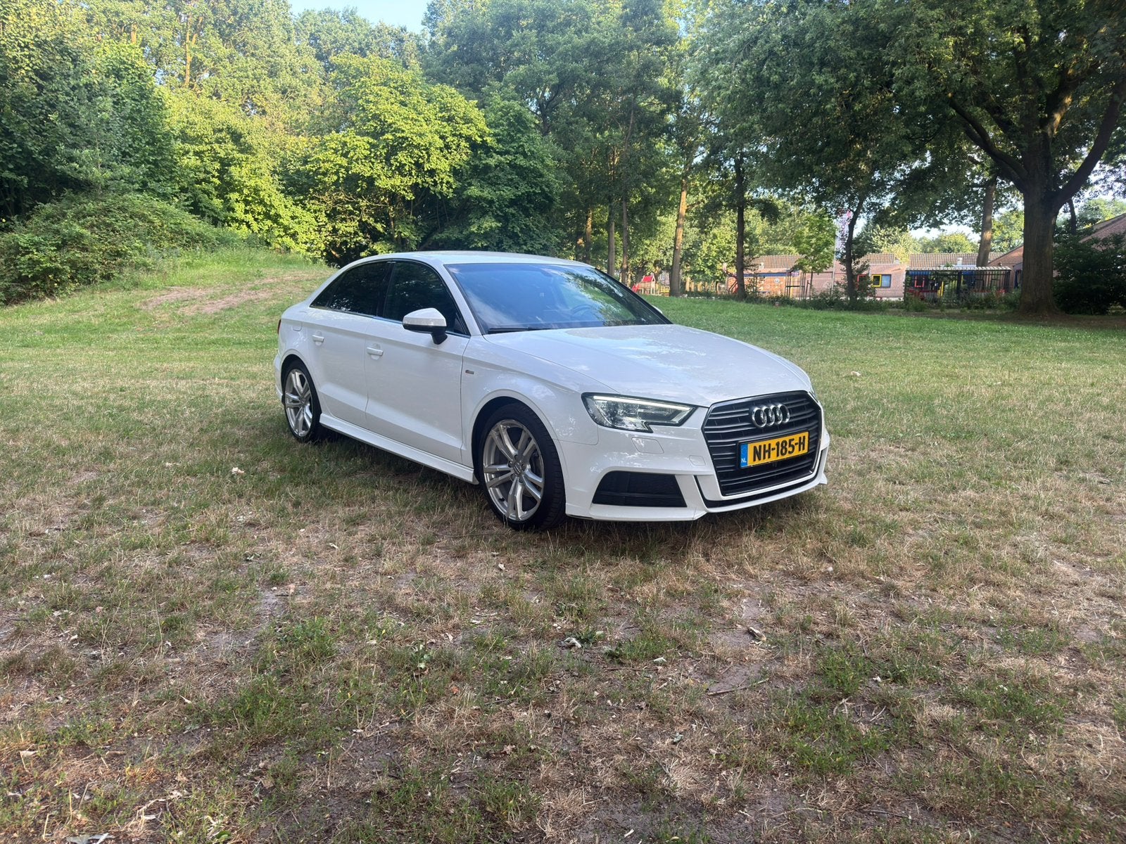 Audi A3 Limousine Sport 1.6 TDI – Ibis White – 150 PK –, Auto's, Audi, Voorwielaandrijving, 680 kg, 4 cilinders, Wit