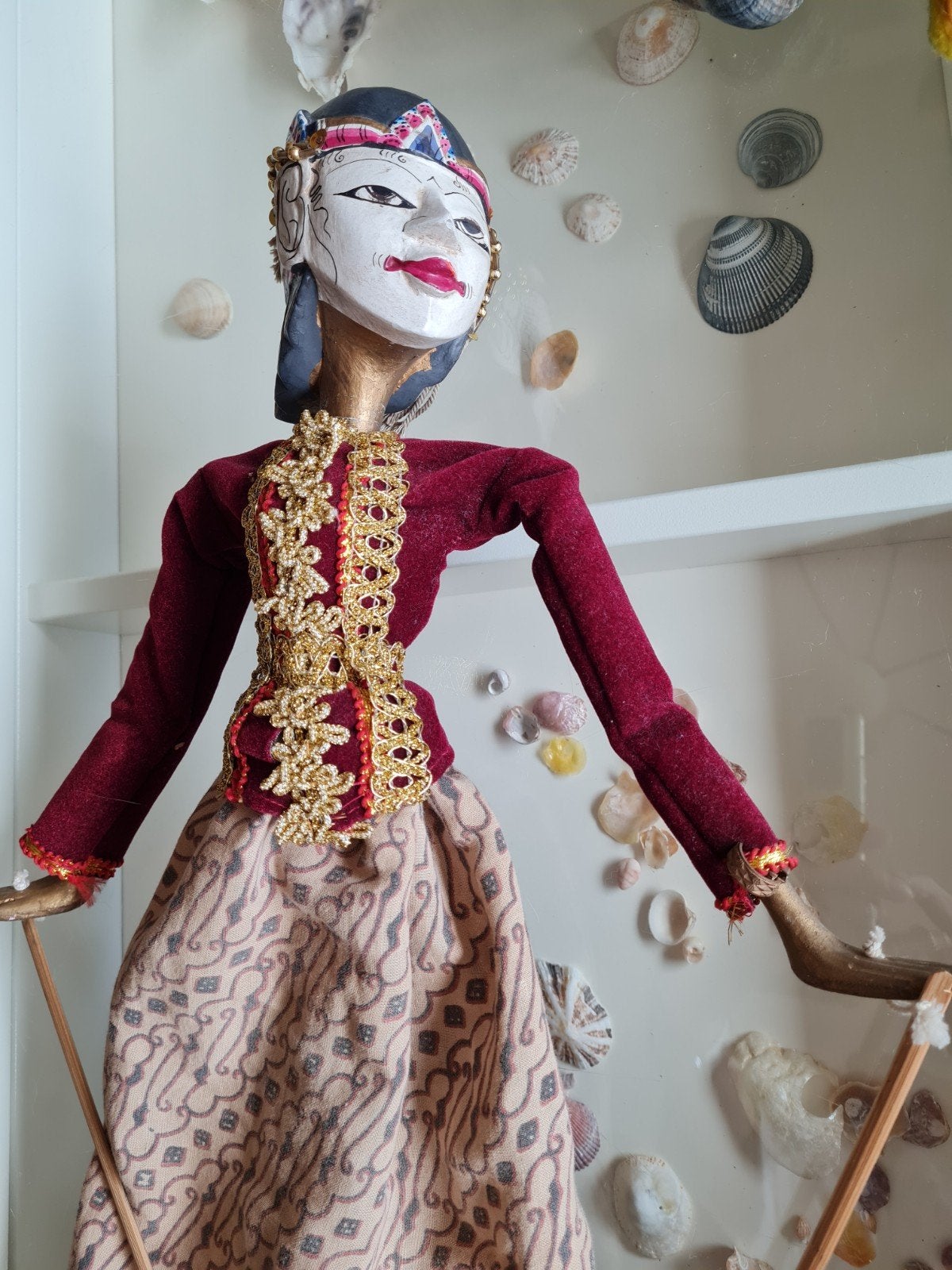 Wayang Golek pop uit Indonesie, West Java, Antiek en Kunst, 45 cm, Geschilderd, Indonesië, Overige materialen