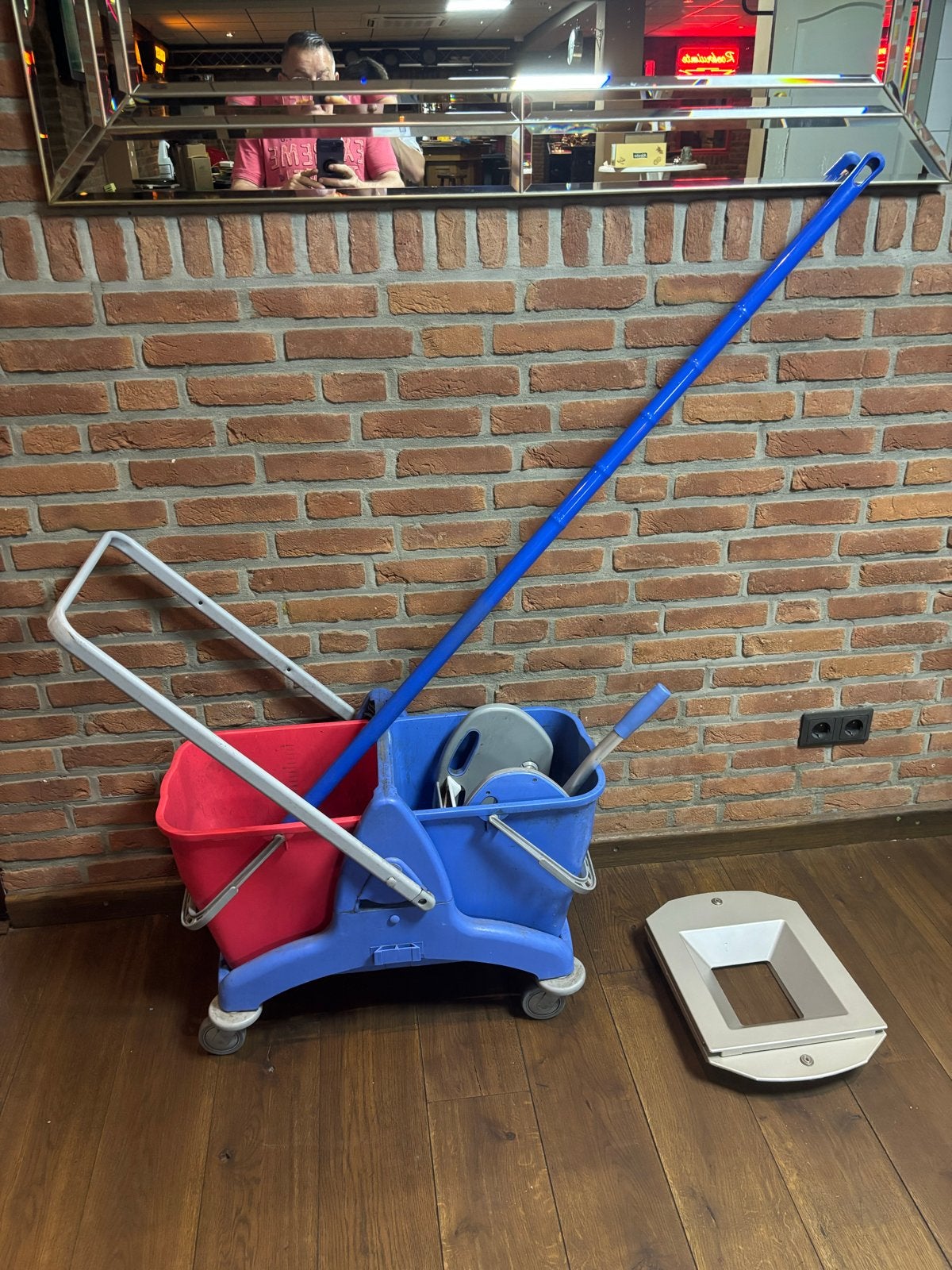 Professionele Dweilemmer met Pers en Steel, Ophalen, Dweilemmer, -bak, of -wagen