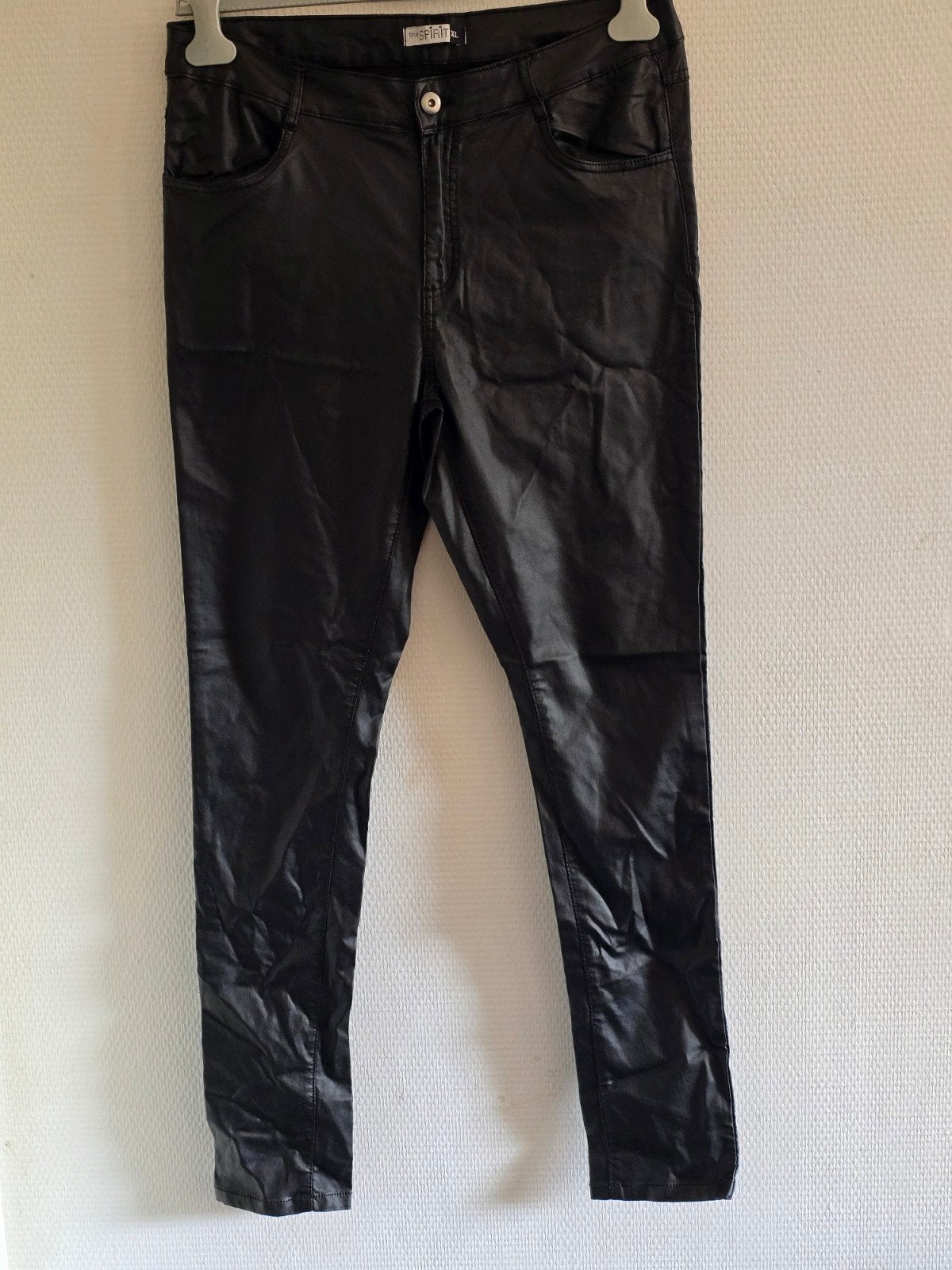 True Spirit Zwarte Imitatie Leren Broek Maat XL, Kleding | Dames, Broeken en Pantalons, Zwart, Maat 46/48 (XL) of groter, Ophalen of Verzenden