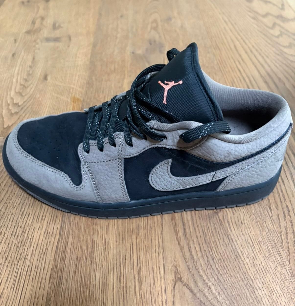 Air Jordan 1 Low - Klassieke Stijl en Comfort, Overige kleuren, Ophalen of Verzenden, Sneakers of Gympen, Zo goed als nieuw