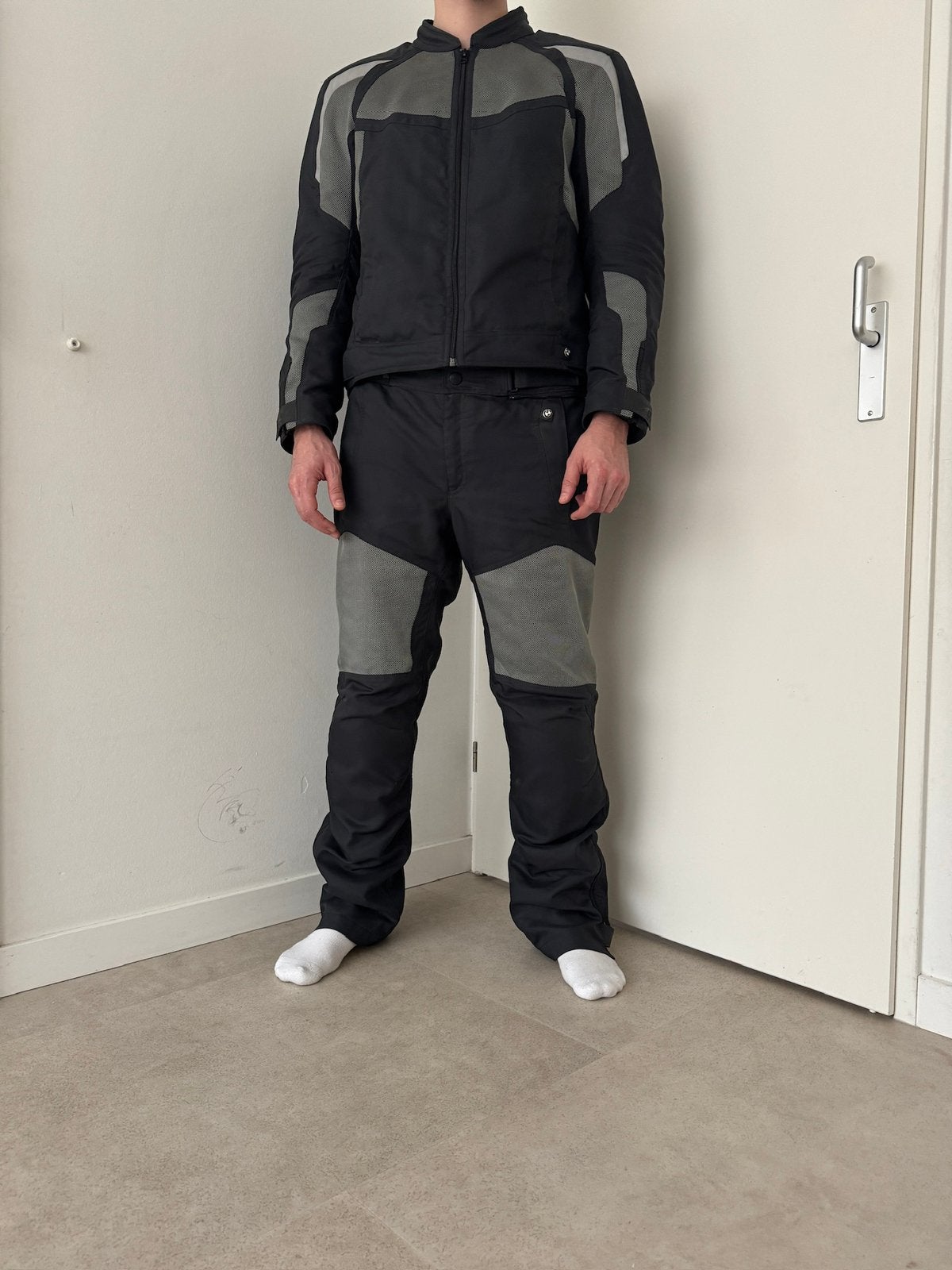 Te koop bmw motor kleding maat 58, Motoren, Kleding | Motorkleding, Ophalen, Tweedehands, Combipak