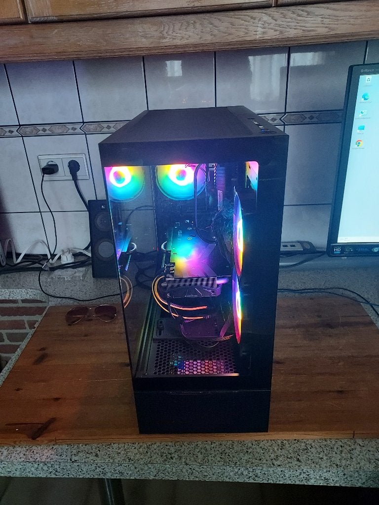 Te Koop Desktop Gaming computer-met intel-i7-6700-3.40 GHZ, Ophalen, Zelf gebouwde pc, Zo goed als nieuw, Gaming