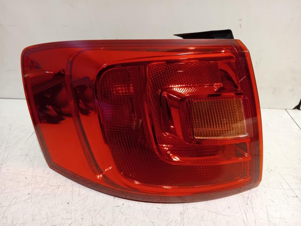 Achterlicht links buiten Volkswagen Jetta, Auto-onderdelen, Onderdelen@venauto.nl, Van der Ven Autorecycling B.V., Gebruikt, Ettenseweg 76, 4706 PB Roosendaal, The Netherlands