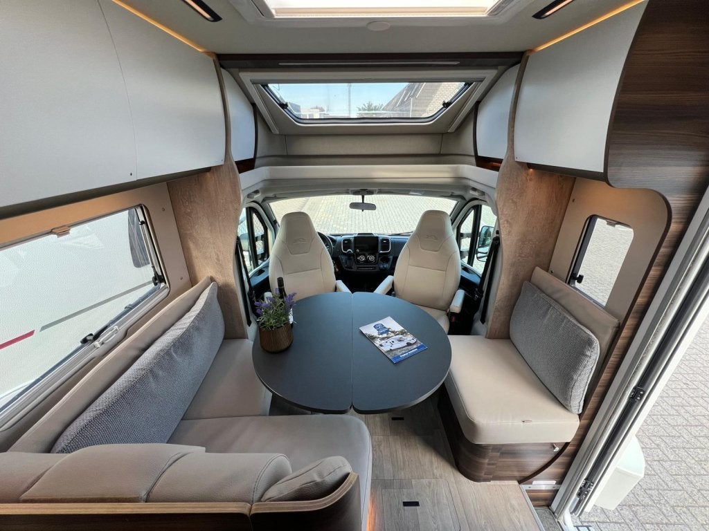 Laika Ecovip 3019 L automaat enkele bedden topstaat 2025, Automaat, Ringverwarming, Fiat, Tot en met 2
