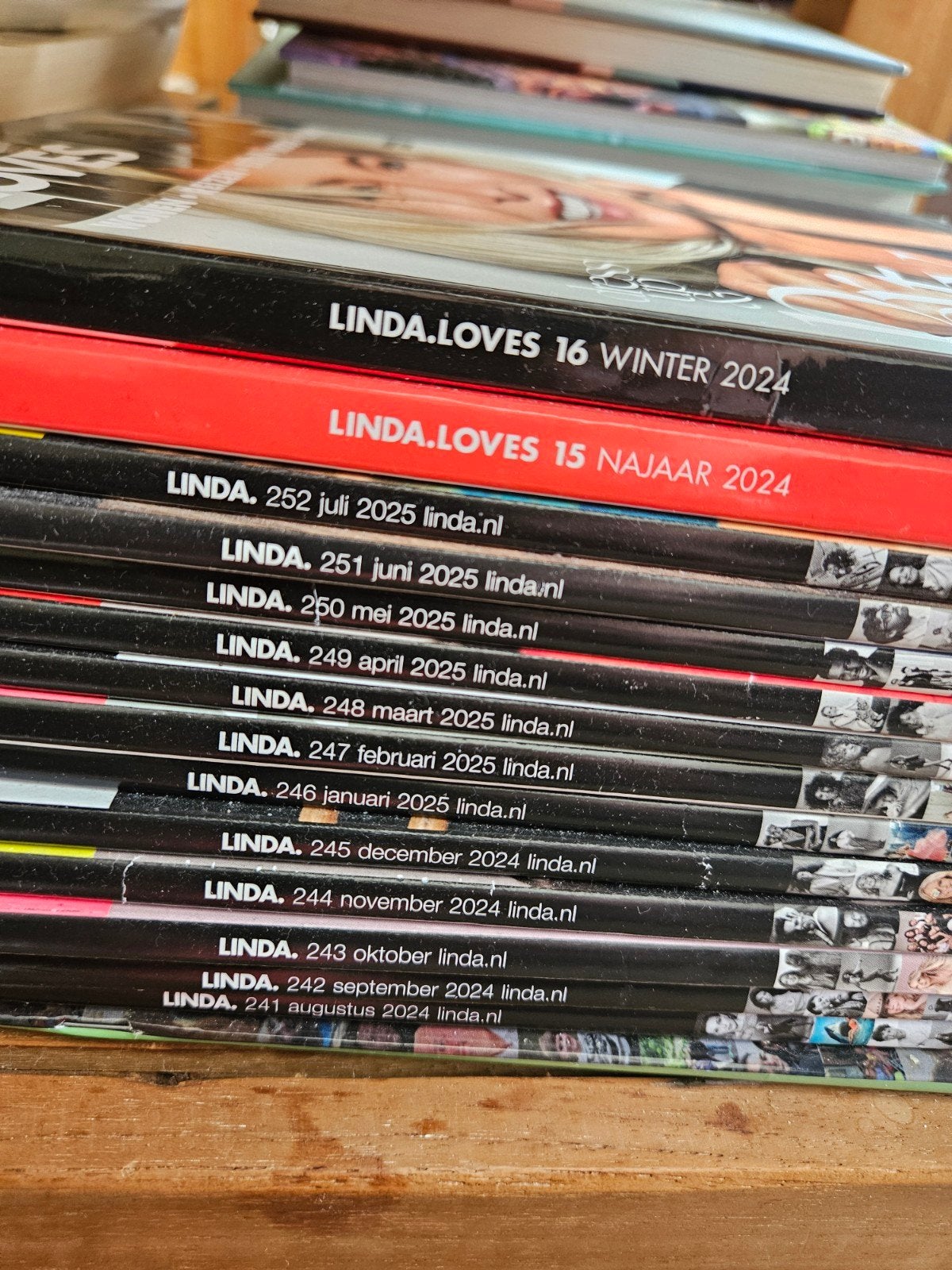 Linda magazine + Linda Loves jaargang 24-25, Boeken, Ophalen of Verzenden, Zo goed als nieuw, Damesbladen