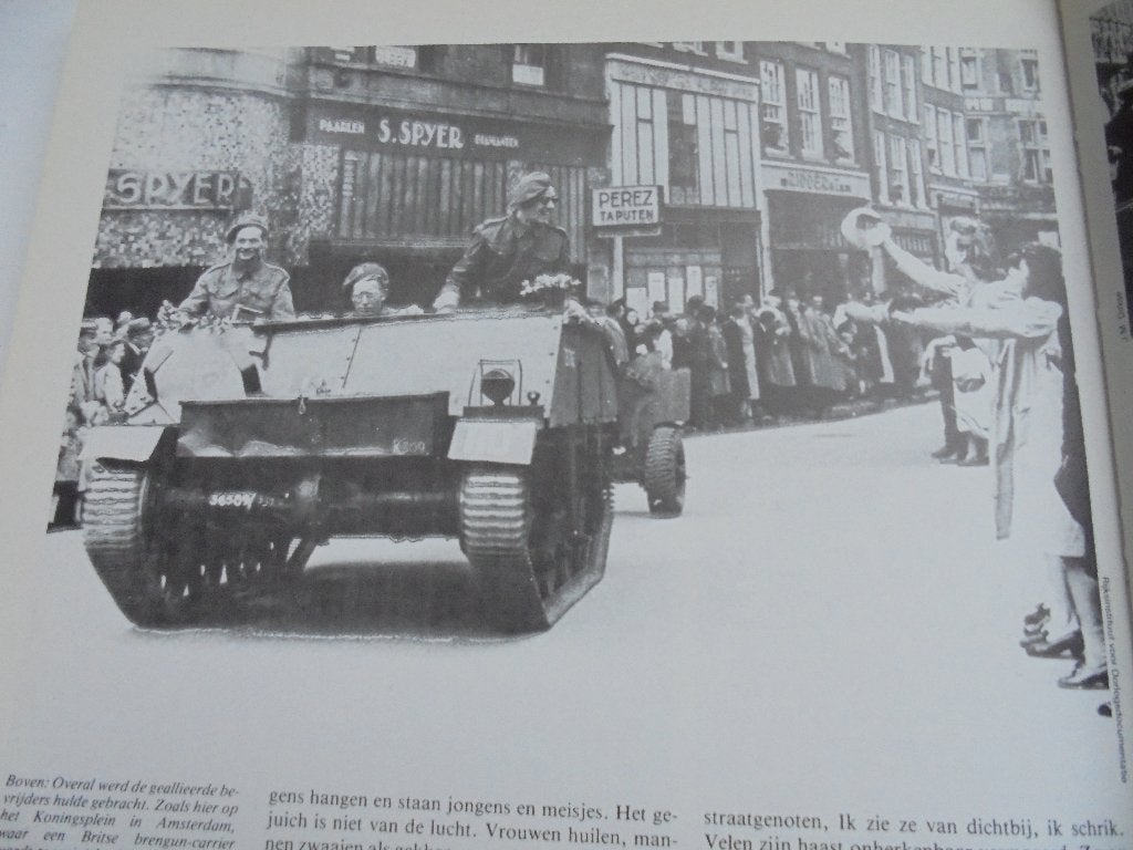 De bevrijding (RBij7-44), Boeken, Ophalen of Verzenden, Tweede Wereldoorlog, Gelezen, Algemeen