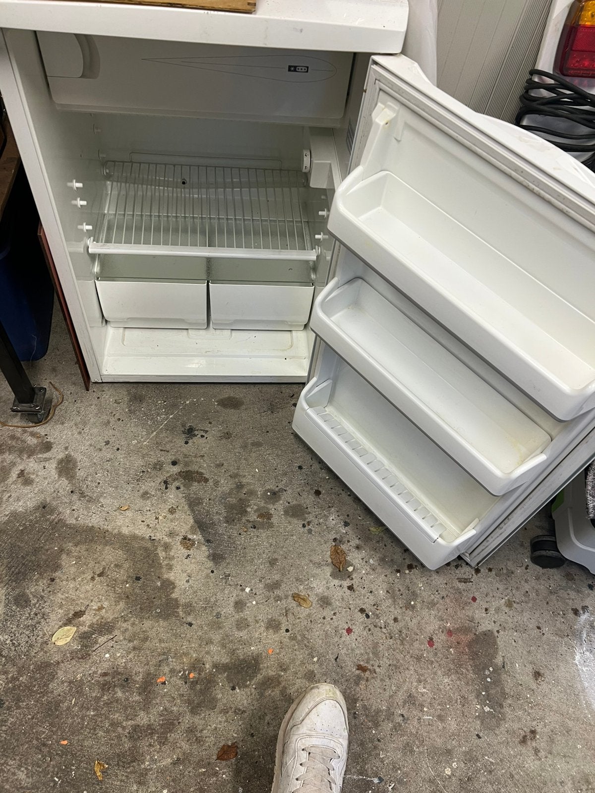 Gratis koelkast, Witgoed en Apparatuur, Minder dan 75 liter, Ophalen, Zo goed als nieuw, Zonder vriesvak