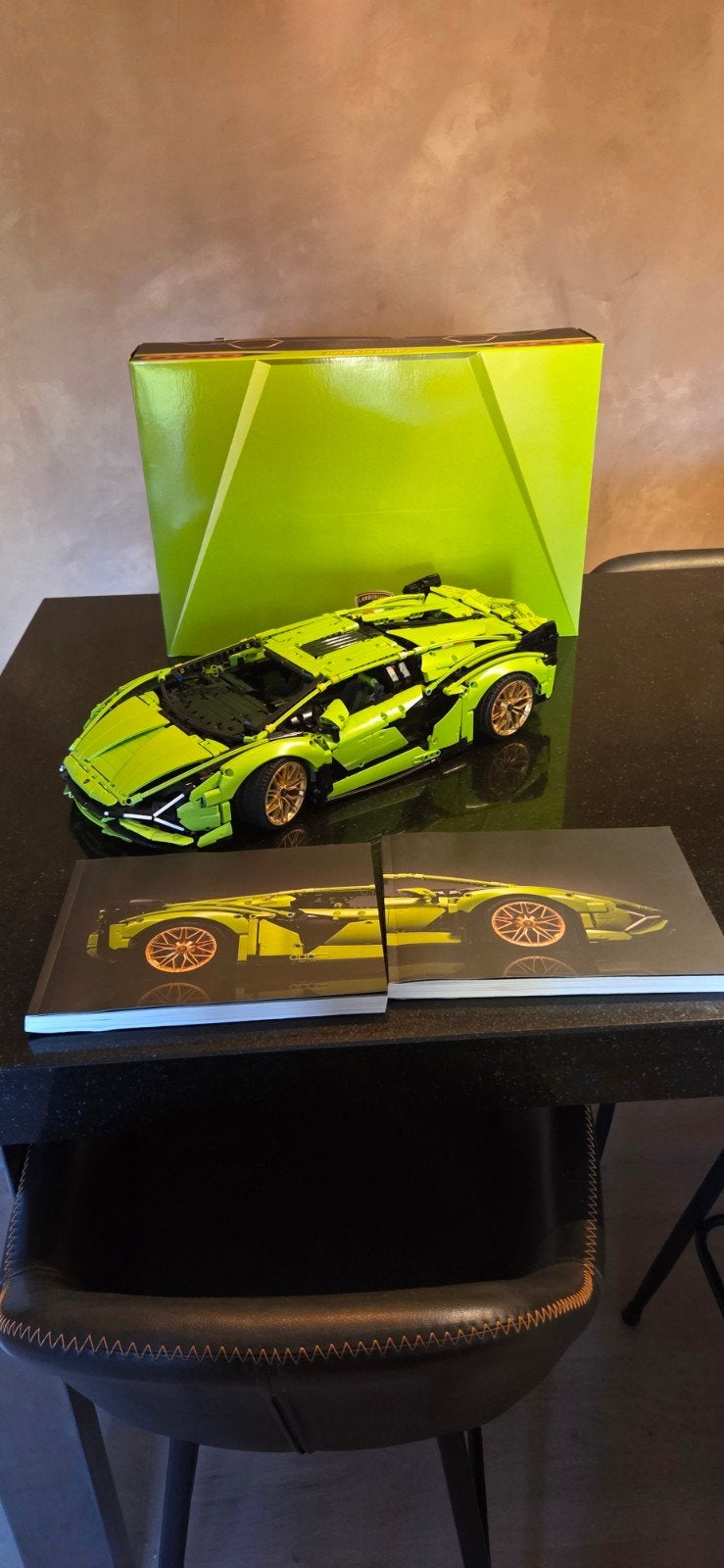 LEGO Technic Lamborghini Sián FKP 37. Met doos en boekje!, Overige merken, Auto, Groter dan 1:32, Ophalen of Verzenden
