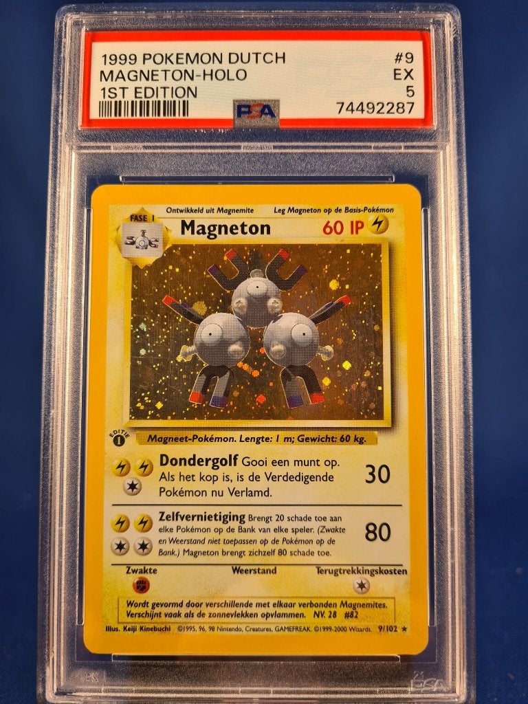 Magneton 9/102 - Base (1st edition) (NL) (PSA 5), Hobby en Vrije tijd, Verzamelkaartspellen | Pokémon, Verzenden, Gebruikt