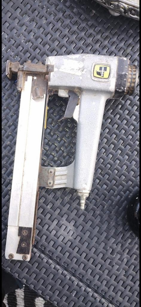 Haubold tacker - Gebruikte pneumatische tacker, Verzenden