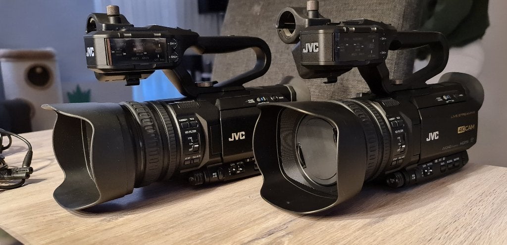 2X set JVC GY-HM250E camera's, 4K, 4X IDX batterij, Overige merken, Camera, Ophalen, Zo goed als nieuw
