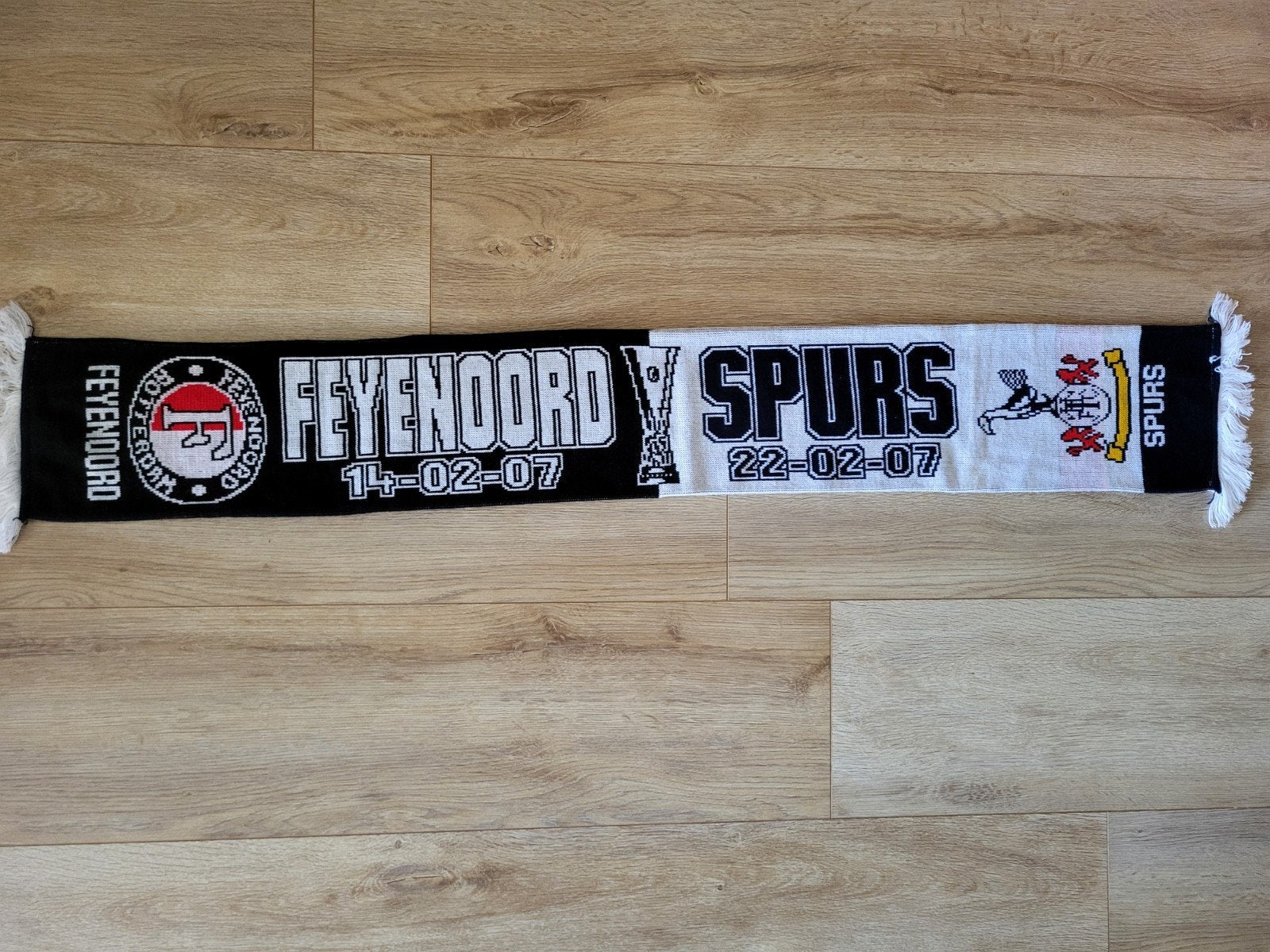 Feyenoord Tottenham Hotspurs sjaal, Ophalen of Verzenden, Zo goed als nieuw, Feyenoord, Vaantje of Sjaal