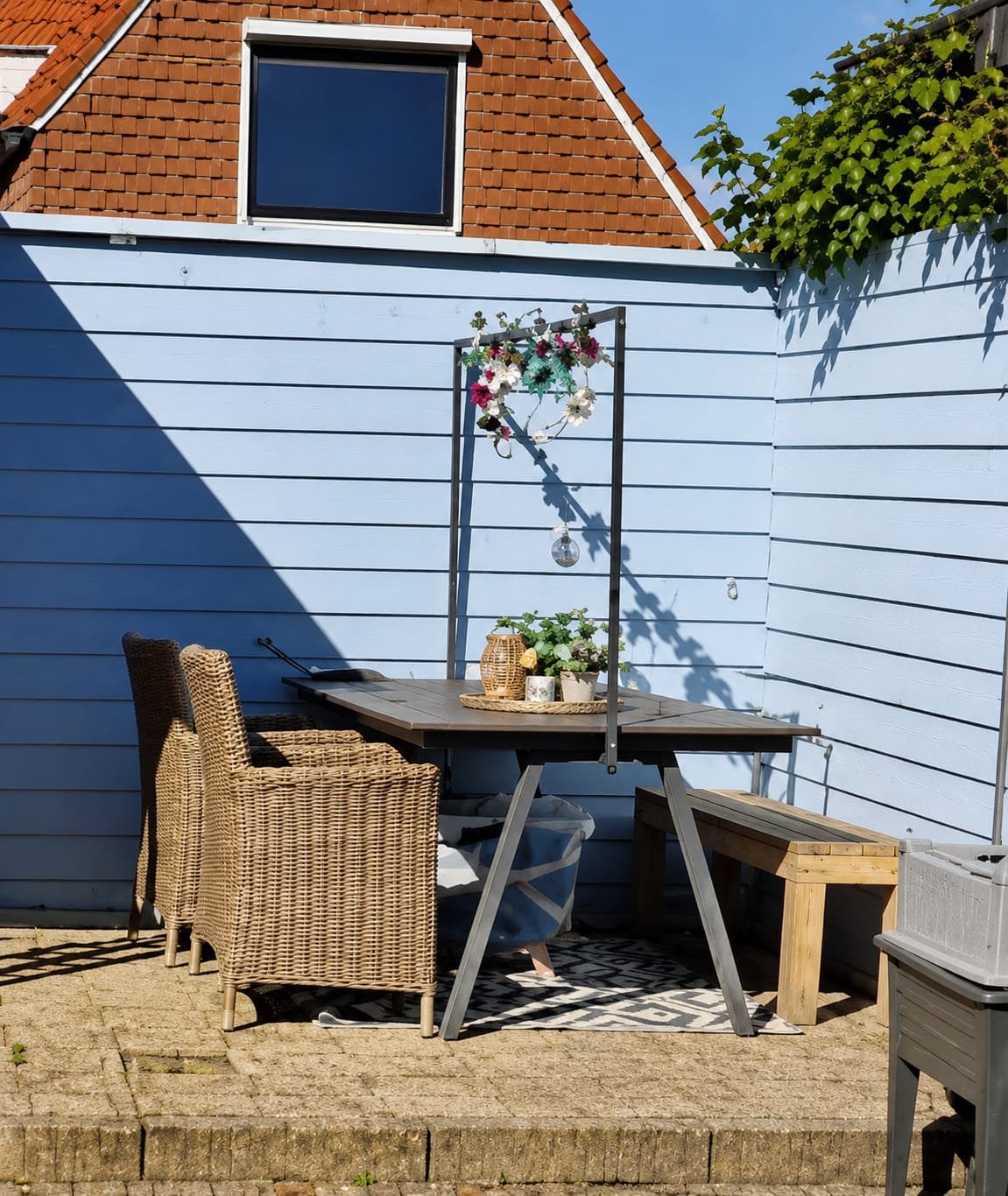 Tuinset met 3 wicker stoelen, bankje en tafel – nette staat, Tuin en Terras, Tuinsets en Loungesets, Ophalen, Zo goed als nieuw