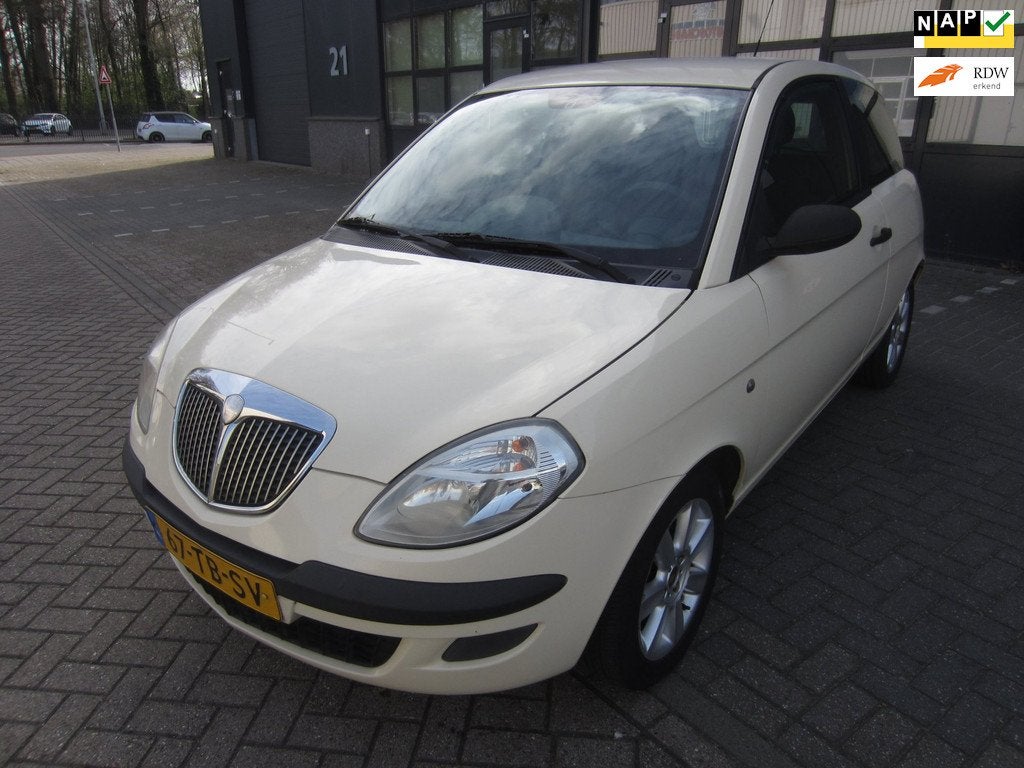 Lancia Ypsilon 1.2 2006 Airco NAP! APK!, Voorwielaandrijving, Gebruikt, Wit, Origineel Nederlands
