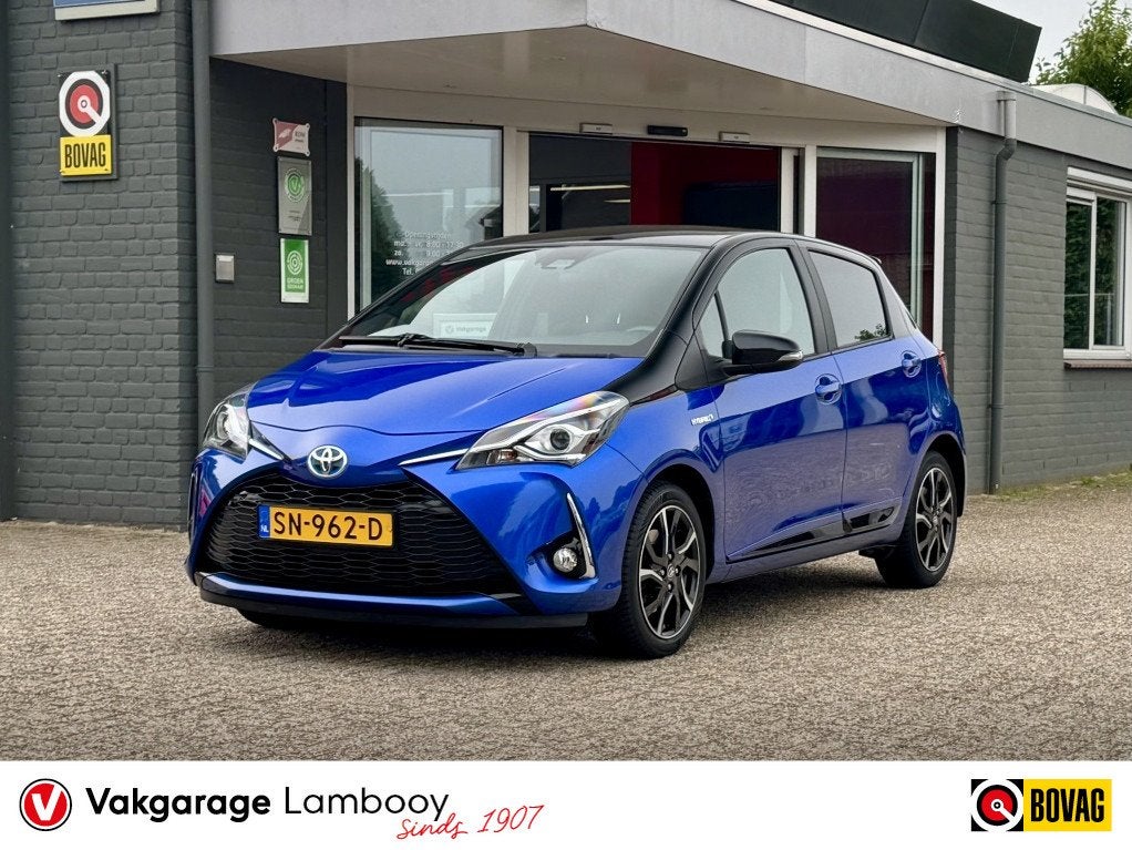 Toyota Yaris 1.5 Hybrid Bi-Tone Navi Camera Cruise NL auto, Automaat, Euro 6, 4 cilinders, Blauw