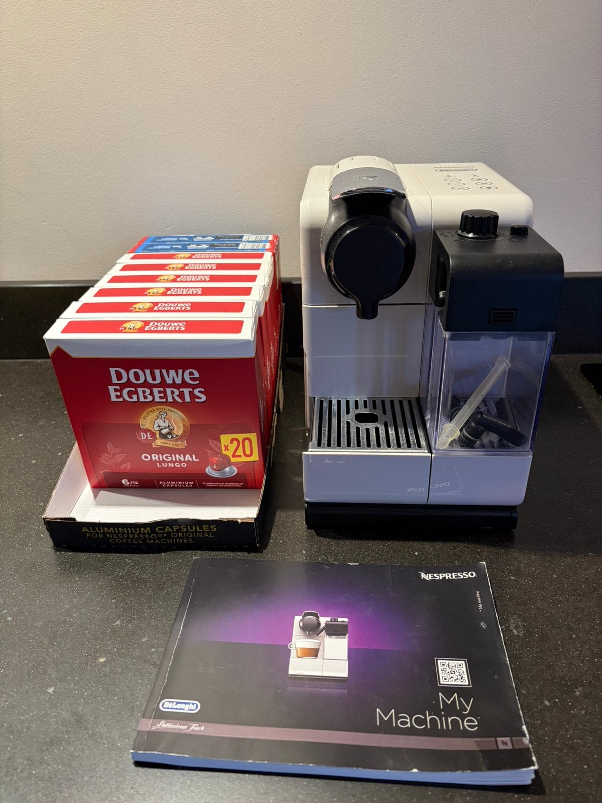 De'Longhi Nespresso Lattissima Touch EN550.W Wit, Koffiepads en cups, Gebruikt, 10 kopjes of meer, Koffiemachine