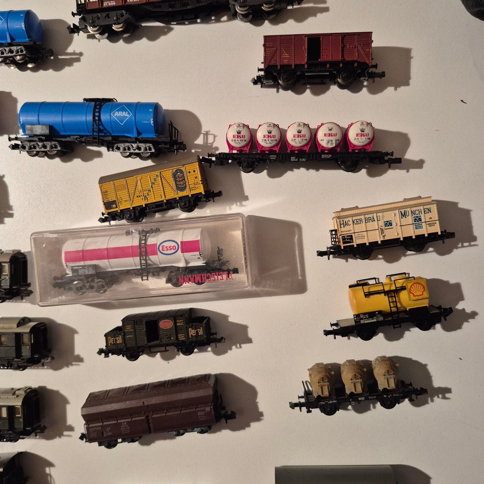 27 wagons fleischmann minitrix N spoor, Ophalen of Verzenden, Gelijkstroom, Wagon, Fleischmann