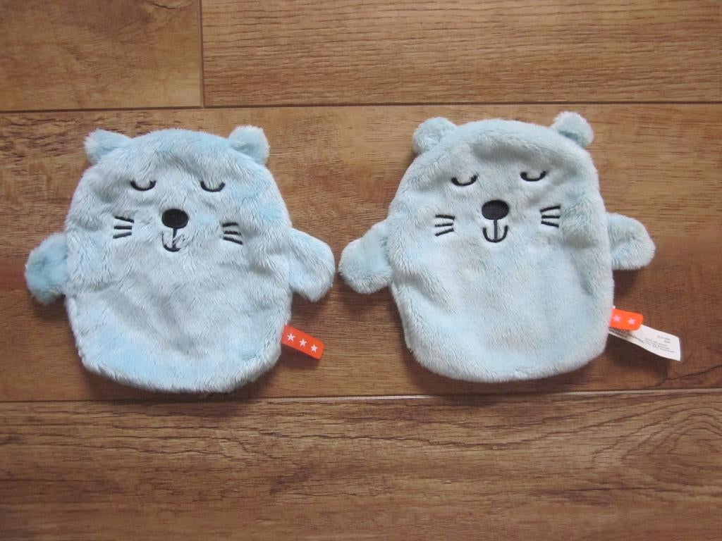 Hema lichtblauw pluche knuffel knisperdoekje slapende poes, Ophalen of Verzenden, Zo goed als nieuw