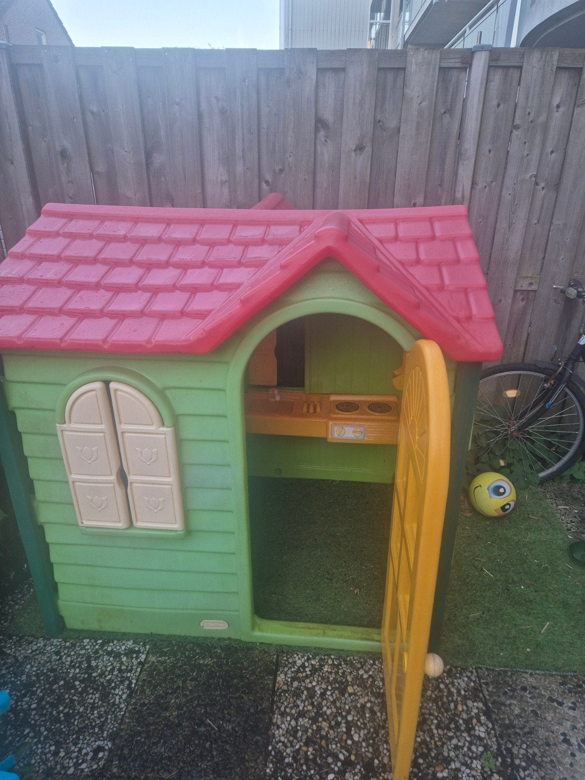 Leuk speelhuisje voor kinderen met keuken, Ophalen of Verzenden, Gebruikt, Kunststof