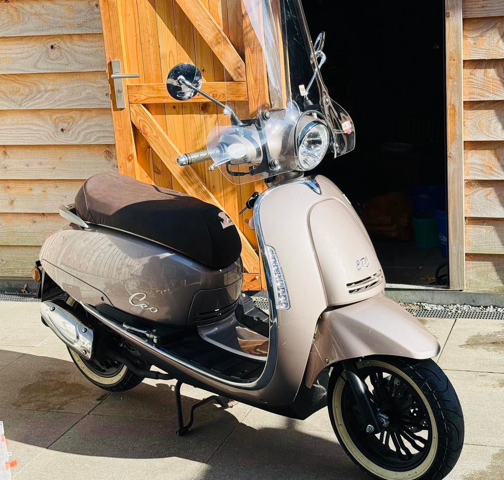 SCOOTER -ZGAN - slechts 1052KM, Fietsen en Brommers, Zo goed als nieuw, Benzine, Ophalen, Overige merken