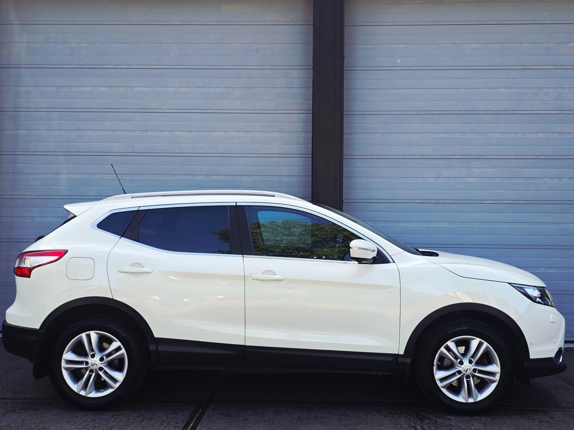 Nissan Qashqai 1.2 NAVI, STOELVERWARMING NETTE STAAT, GOED R, Voorwielaandrijving, Euro 5, Gebruikt, Zwart