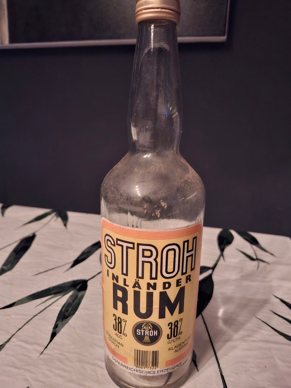 Lege Stroh Inländer Rum fles 0,7L - Decoratie/Verzamelaar, Ophalen of Verzenden