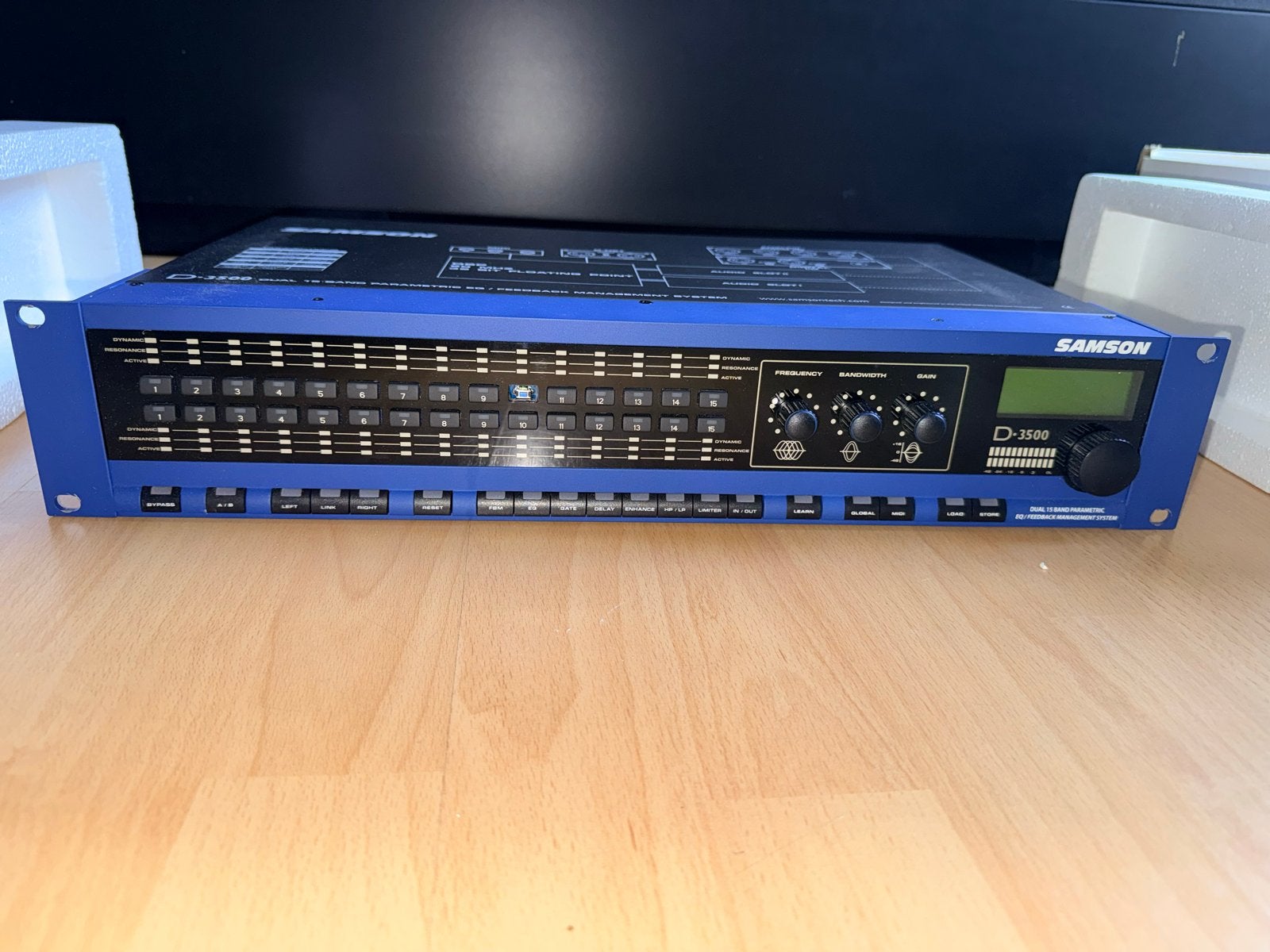 Samson D-3500 Equalizer Dual 15-Band Parametrische EQ, Ophalen of Verzenden, Zo goed als nieuw, Minder dan 5 kanalen
