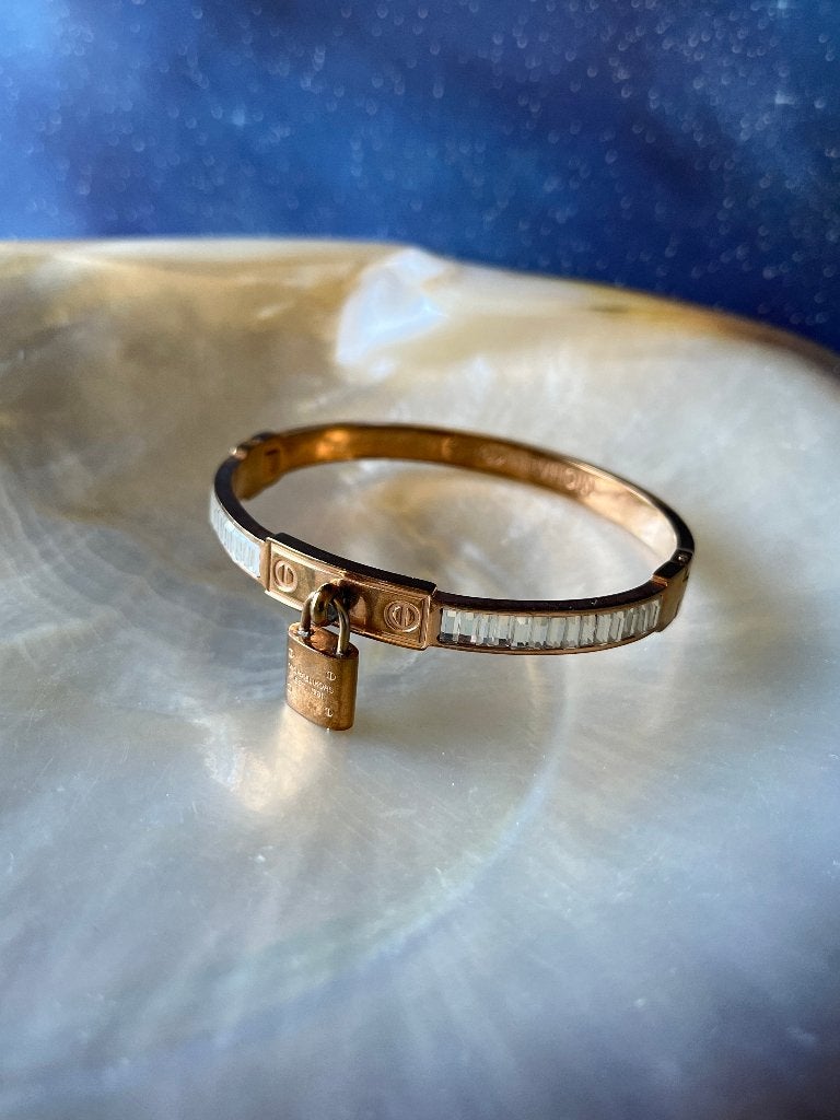 Mooie armband van Michael Kors, hangslotje, Sieraden, Tassen en Uiterlijk, Armbanden, Overige materialen, Gebruikt, Overige kleuren