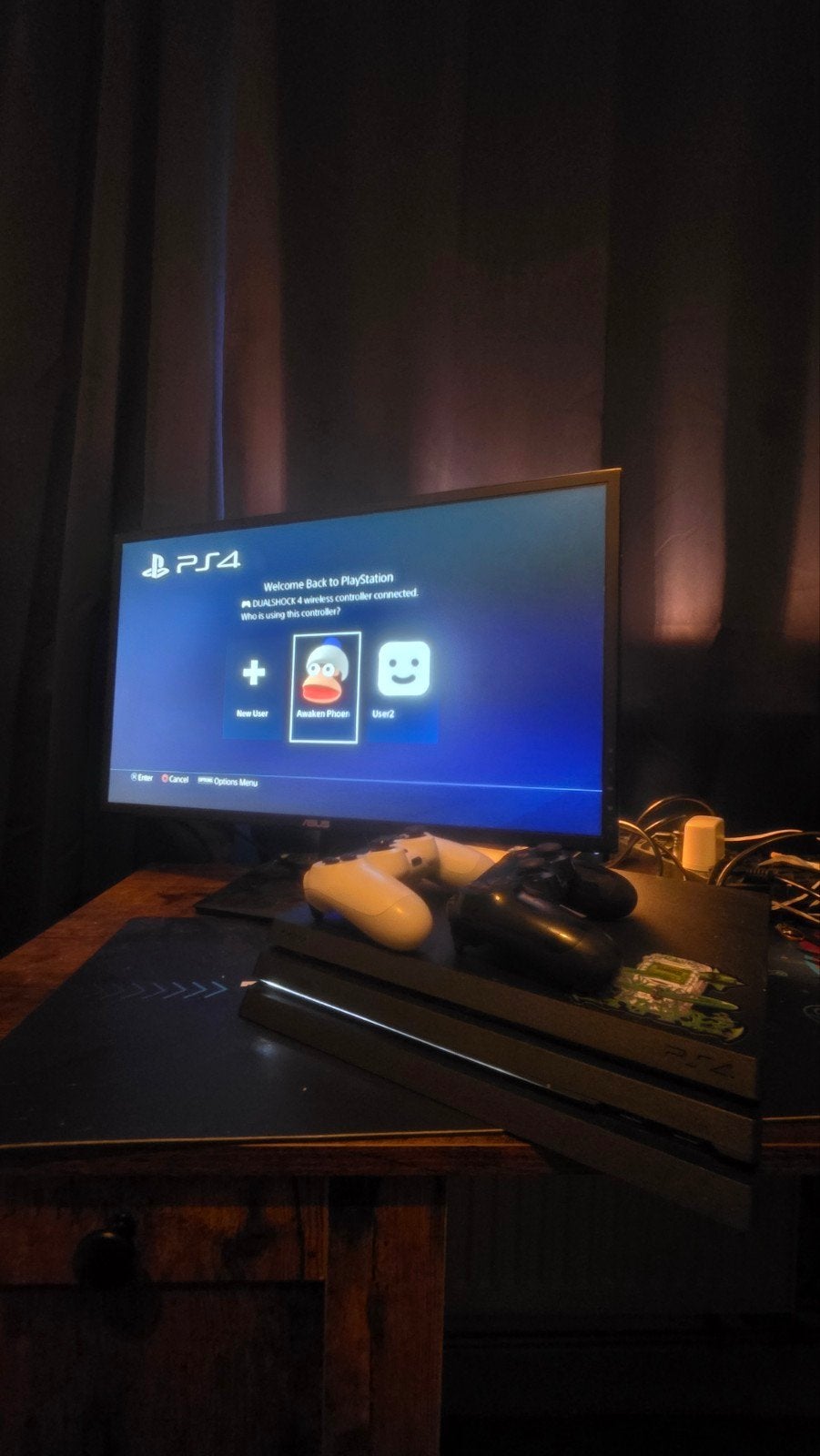 PS4 Pro 1TB met 144Hz monitor en 2 controllers, Gebruikt, Met 2 controllers, Ophalen of Verzenden, 1 TB