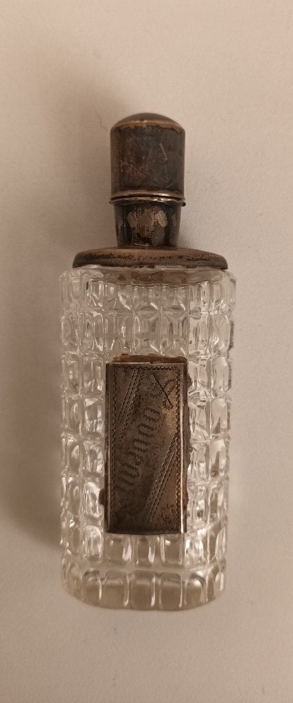 Antiek Kristal Parfumflesje met zilver dop kraag plaatje voo, Antiek en Kunst, Antiek | Goud en Zilver, Ophalen of Verzenden, Zilver