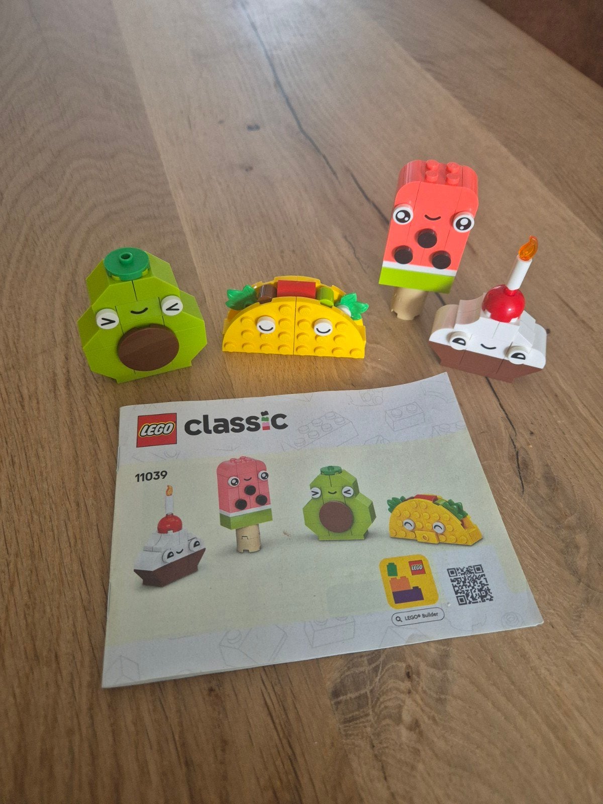 Lego classic Eetbare vriendjes, Lego, Inclusief accessoires, Ophalen of Verzenden, Zo goed als nieuw