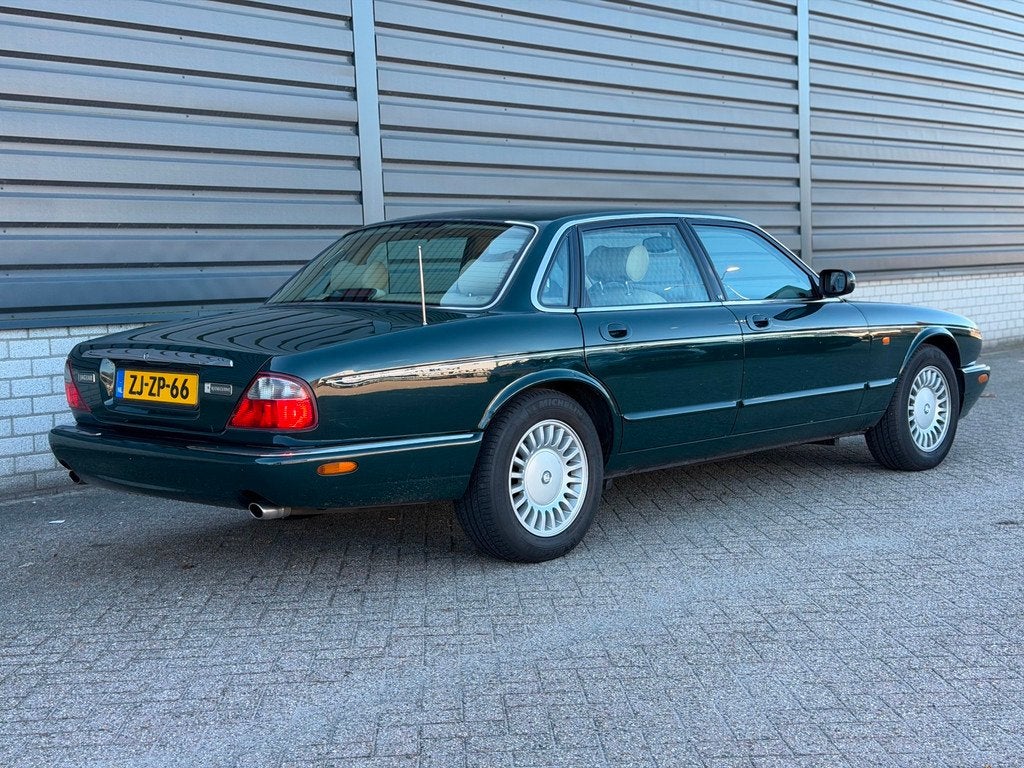 Jaguar XJ 3.2 V8 Executive Uniek 143.000KM Automaat NAP!, Auto's, Jaguar, Lederen bekleding, Achterwielaandrijving, Gebruikt, Bedrijf