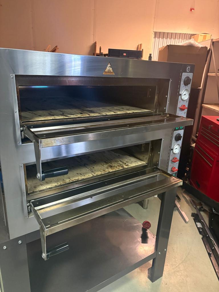Cuppone Pizzaoven - 2 Dekken, 2023 Model, Ophalen, Gebruikt, Ovens, Magnetrons en Steamers