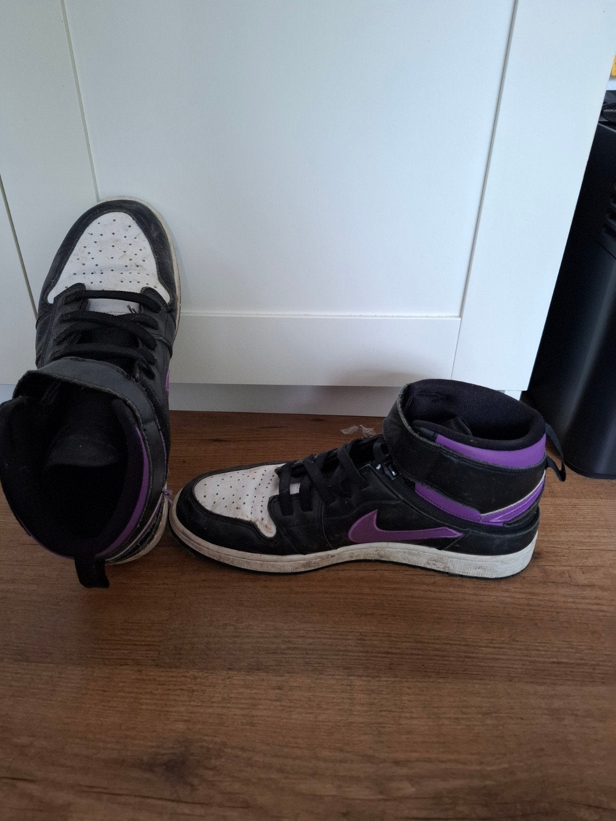Nike Jordan Mid 1, hoge schoenen paars,wit en zwart, Kleding | Heren, Schoenen, Ophalen of Verzenden, Gedragen, Nike Jordan