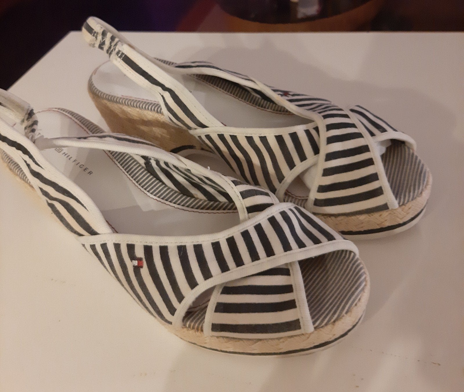 Tommy Hilfiger Open Schoentjes DK Blauw met Wit, Wit, Gedragen, Tommy Hilfiger, Sandalen of Muiltjes