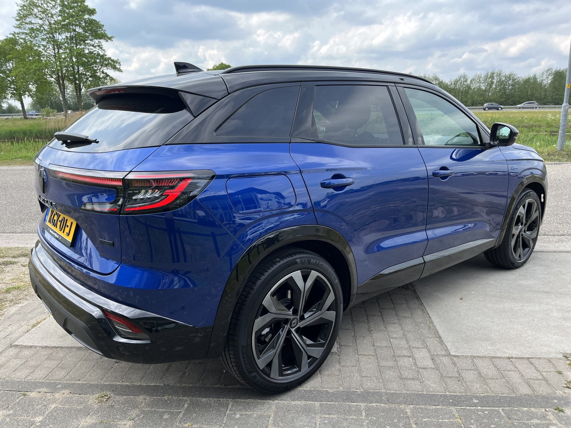 Renault Austral 1.2 E-Tech full hybrid 200PK techno esprit A, 12 maanden, Gebruikt, 1199 cc, Blauw