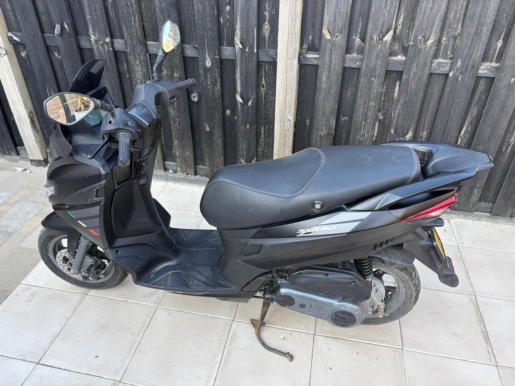 Aprilia SXR 50 Scooter - Zwart, Goede Staat, Fietsen en Brommers, Scooters | Aprilia, Ophalen, Tweetakt, Gebruikt, Maximaal 45 km/u