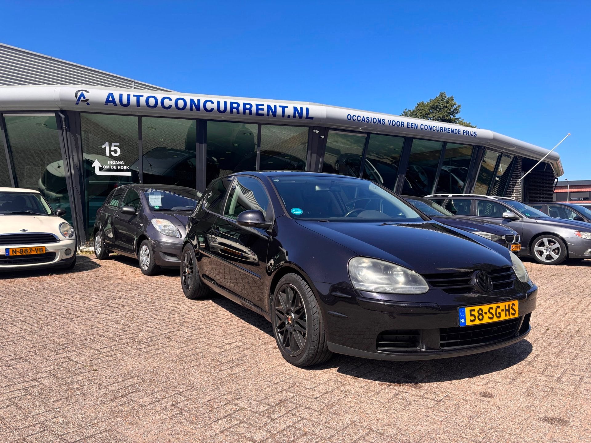 Volkswagen Golf 2.0 FSI Sportline Inruilkoopje met wat werk!, Gebruikt, 4 cilinders, Zwart, Bedrijf