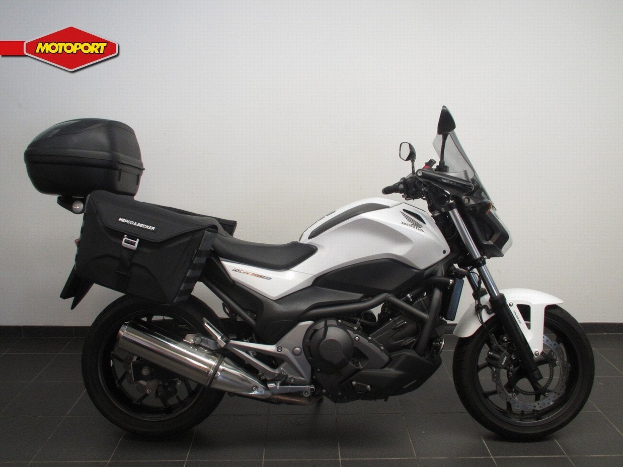 Honda NC 750 S DCT (bj 2014), Motoren, Doornveld 180-184
B-1731  ZELLIK, BE, Honda Motor Europe Ltd, Belgian Branche, Bedrijf