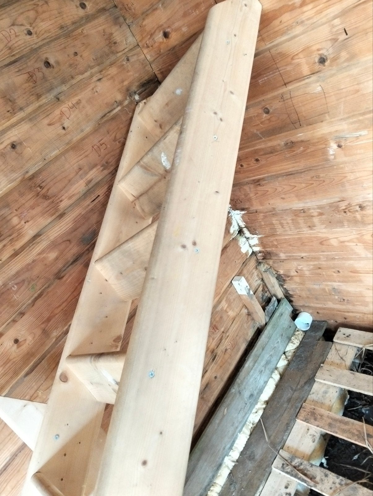 Houten-zoldertrap - Stevige en functionele toegang tot zolde, Ophalen, Gebruikt, Trap, 2 tot 4 meter